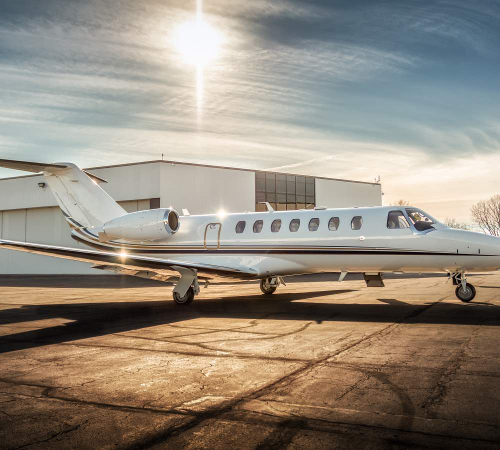 Learjet 75 Liberty vs. Cessna Citation CJ3+ Learjet 75 Liberty vs. Cessna Citation CJ3+