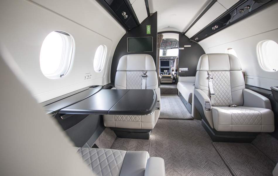 Legacy 450 | Cabin Interior - Intérieur de la cabin | Toronto, ON
