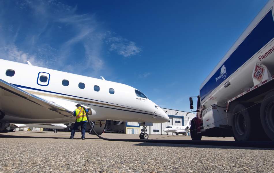 First customer in Canada to receive sustainable aviation fuel (SAF)