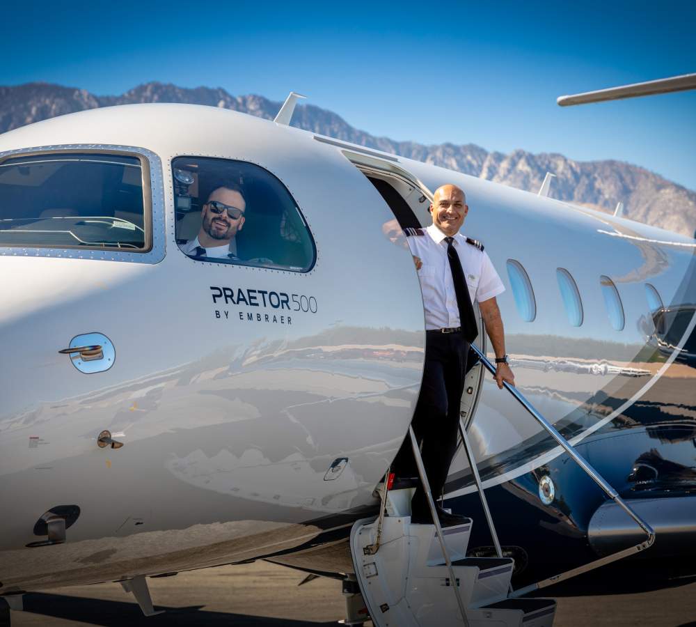 how-much-money-do-aircraft-pilots-make-in-canada