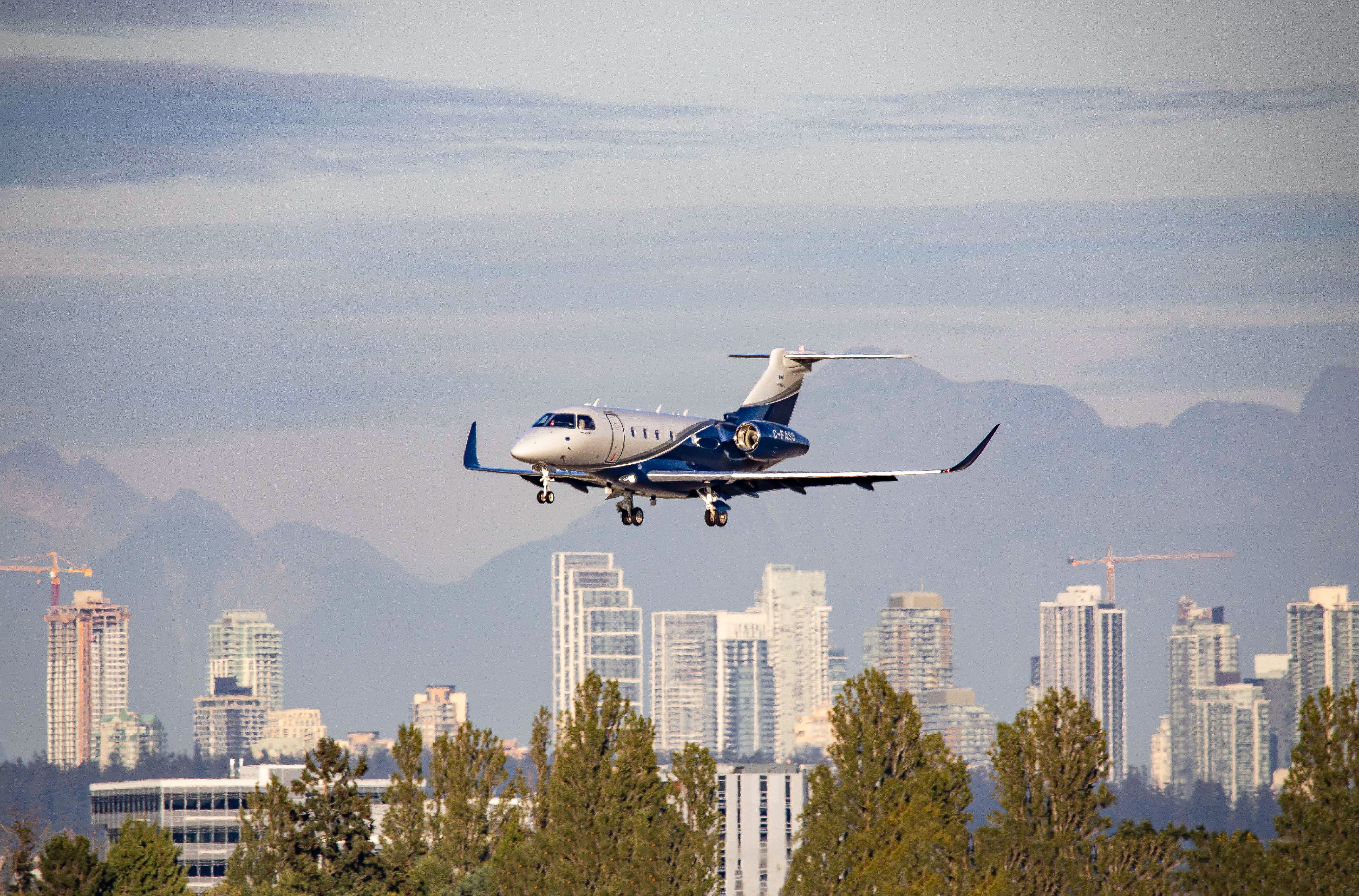 AirSprint | Praetor 500 arrival into Vancouver, BC 