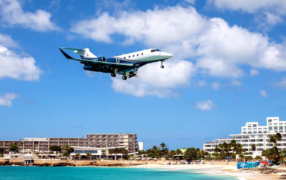 AirSprint Embraer Praetor 500 arriving to Sint Maarten