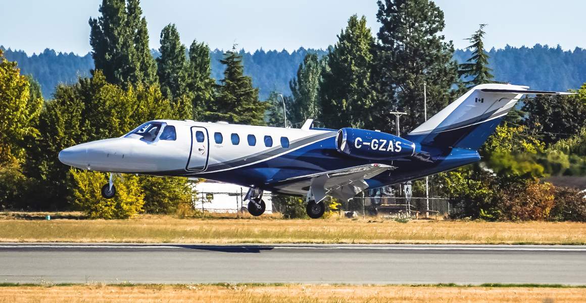 AirSprint's Citation CJ2+ departing from Victoria, BC