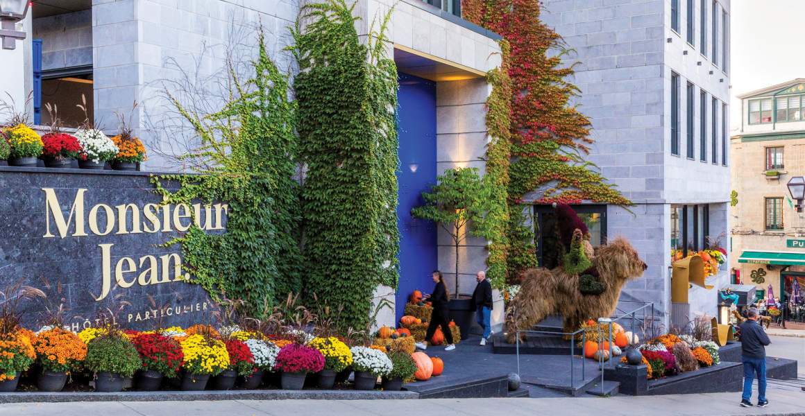 The elegant front street entrance of Monsieur Jean • Hôtel Particulier | AirSprint Private Aviation