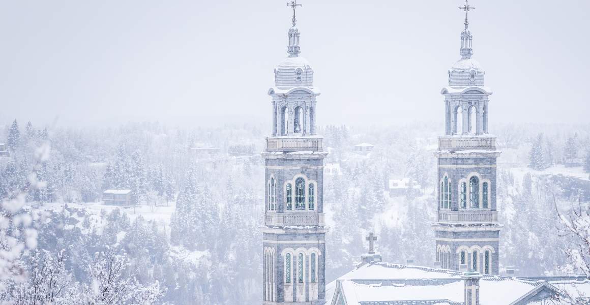 Chicoutimi's cathedral under a snow storm | Discover AirSprint Private Aviation