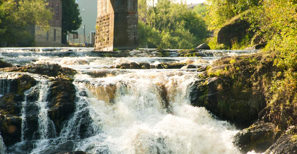 Waterfall in Rivière-du-Loup | Discover AirSprint Private Aviation