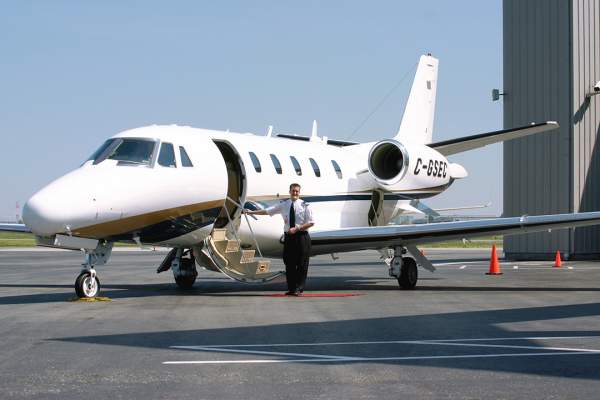 2002 James Elian as First Officer. AirSprint enters the jet age with the addition of the Cessna Citation Excel/XLS aircraft to the fleet.